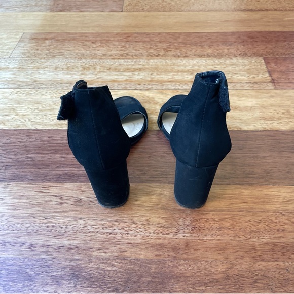 Amazon Black Velvet Heels Stylish and Comfortable with Velcro Ankle Closure - Picture 3 of 6